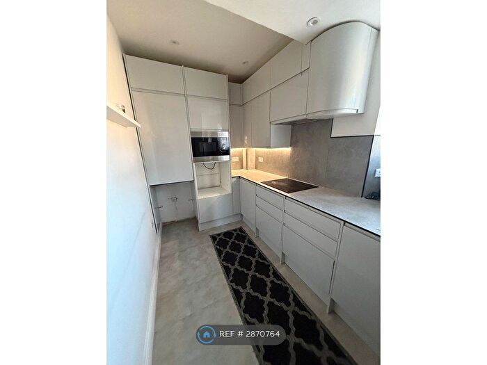 4 Bedroom Flat To Rent In Amhurst, London, N16