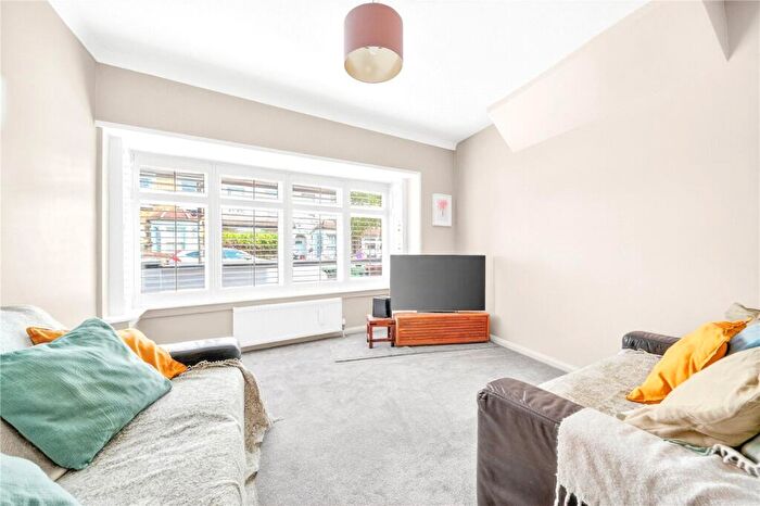 4 Bedroom End Of Terrace House For Sale In Cazenove Road, Walthamstow, London, E17