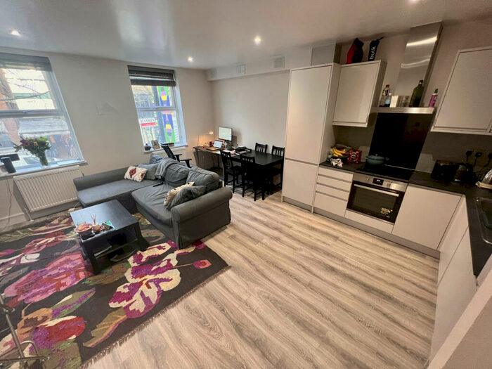 2 Bedroom Flat To Rent In Fonthill Road, Finsbury Park, London., N4