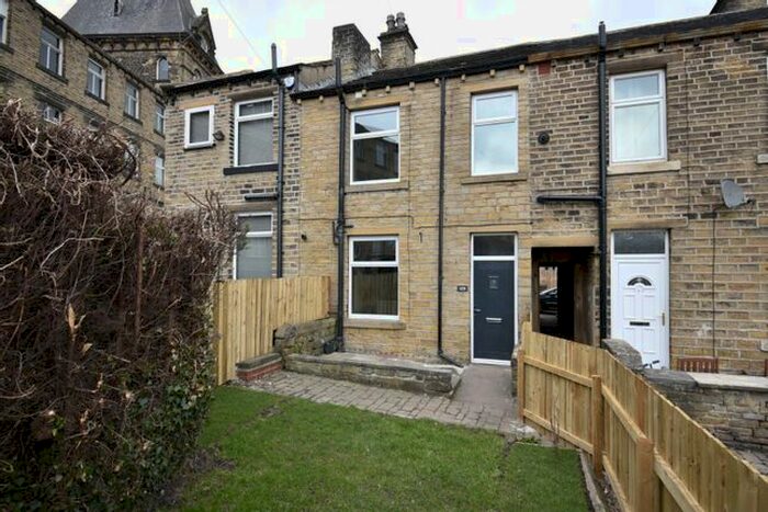 2 Bedroom Terraced House To Rent In Wellington Street, Huddersfield, HD3