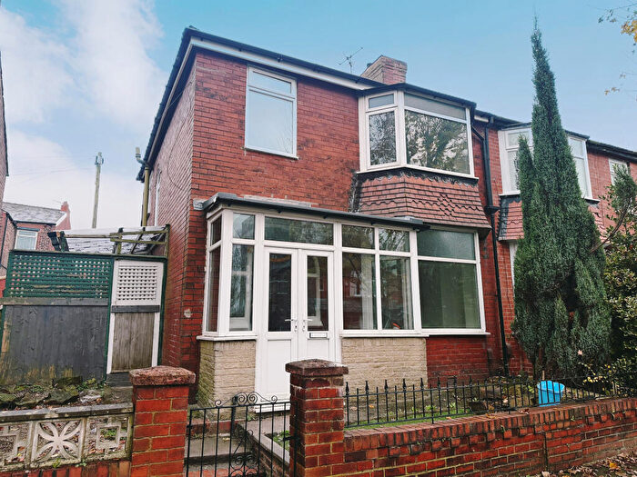 3 Bedroom House To Rent In Montgomery Street, Oldham, OL8