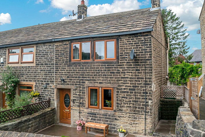 2 Bedroom Cottage For Sale In Huddersfield Road, Shelley, HD8