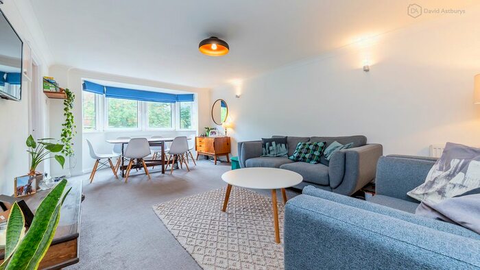 2 Bedroom Flat To Rent In Tollington Park, Finsbury Park, London, N4