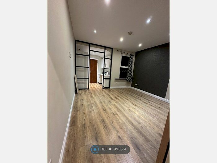 Studio To Rent In Stanley Grove, Croydon, CR0