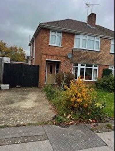 4 Bedroom Semi Detached House To Rent In Moor Copse Close, Reading, Berkshire, RG6
