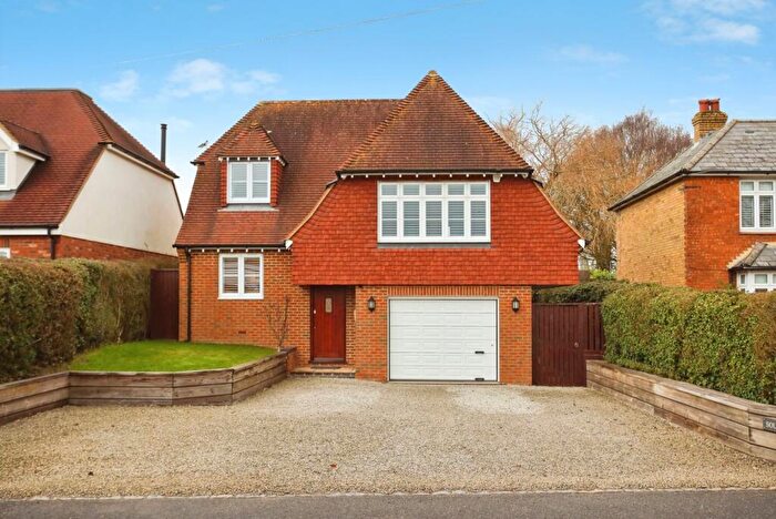 4 Bedroom Detached House For Sale In Heath Road, Maidstone, Kent, ME17