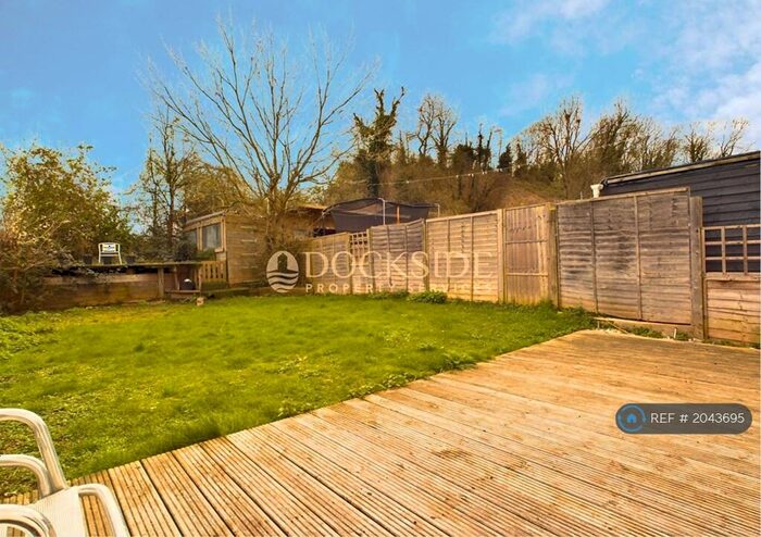 3 Bedroom Terraced House To Rent In Sycamore Road, Rochester, ME2