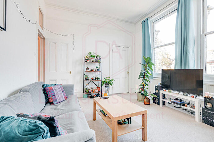 2 Bedroom Apartment To Rent In West End Lane, West Hampstead, London, NW6