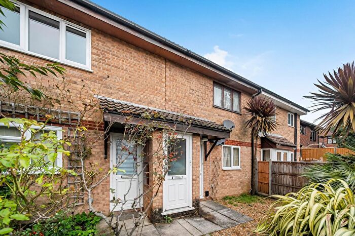 1 Bedroom Flat For Sale In Millbridge Gardens, Sholing, Southampton, Hampshire, SO19