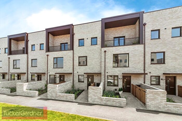 3 Bedroom House To Rent In Bearsden Avenue, Cambridge, CB3