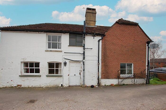5 Bedroom End Of Terrace House For Sale In Badsell Road, Five Oak Green, Tonbridge, TN12