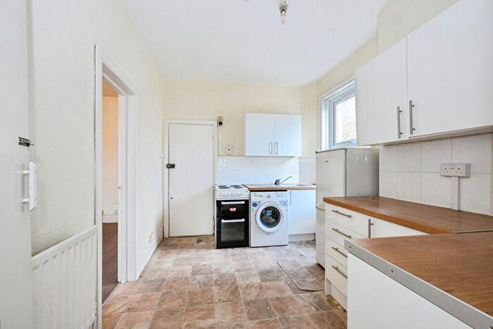 1 Bedroom Flat For Sale In Lenham Road, Sutton, SM1