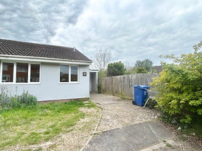 2 Bedroom Semi Detached Bungalow To Rent In Harcourt, Bradwell, MK13