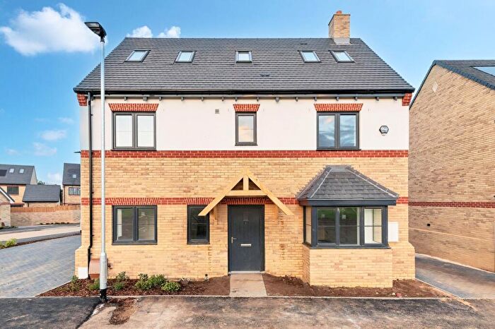 5 Bedroom Detached House For Sale In Fuller Way, Wootton, Bedford, MK43