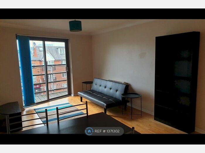 2 Bedroom Flat To Rent In Jubilee Square, Reading, RG1
