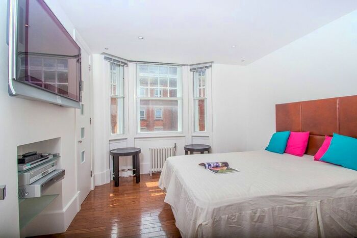 2 Bedroom Flat To Rent In Freshwater Court, Crawford Street, Marylebone, London, W1H