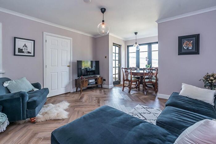 2 Bedroom Flat To Rent In Hopetoun Road, South Queensferry, EH30