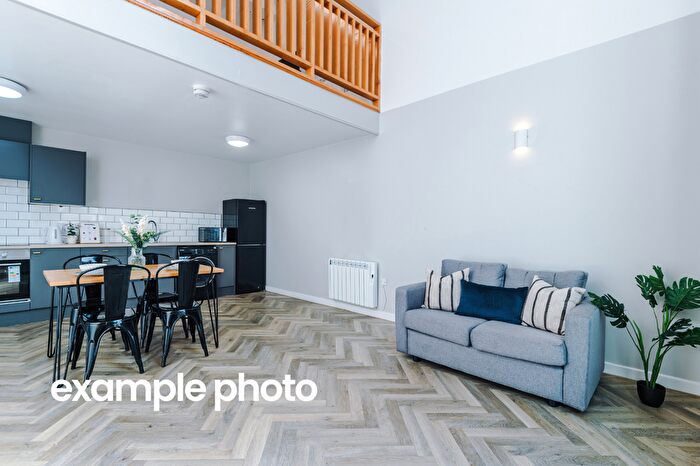 2 Bedroom Flat To Rent In Flat, Mayfair Court, Manchester, M14