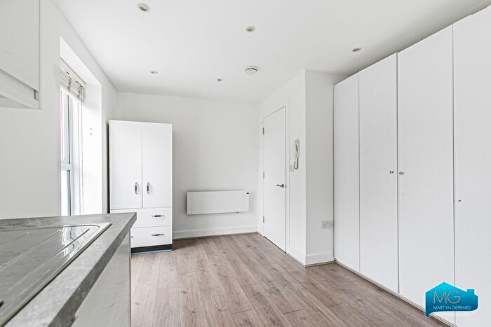 Studio To Rent In Regents Park Road, Finchley, London, N3