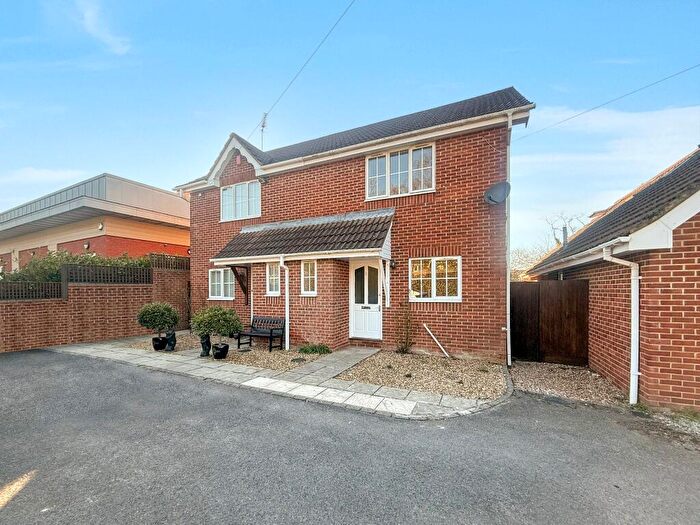 3 Bedroom Semi-Detached House To Rent In Barbe Baker Avenue, West End, SO30