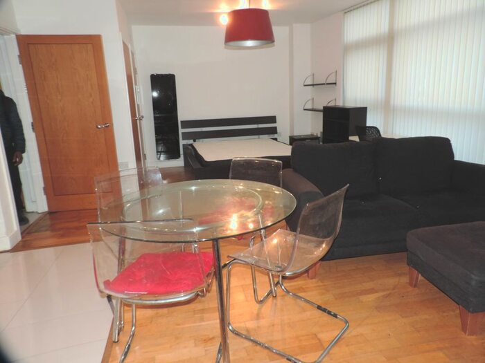 Studio To Rent In Bute Terrace, Cardiff, CF10