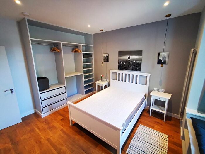1 Bedroom Flat To Rent In Downhills Way, N17