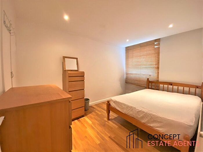3 Bedroom Flat To Rent In Fenwick Place, Clapham, SW9