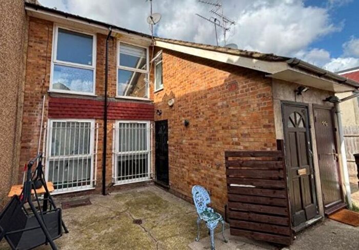 1 Bedroom Flat For Sale In Avenue Road, London, N15