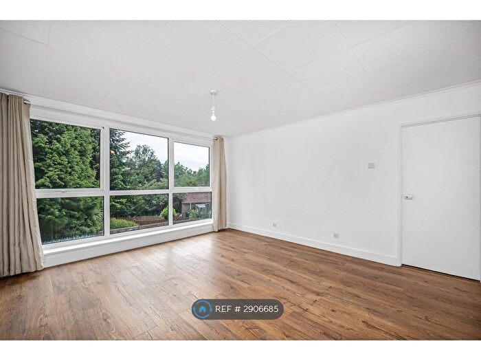 2 Bedroom Flat To Rent In Caroline Court, London, SE6