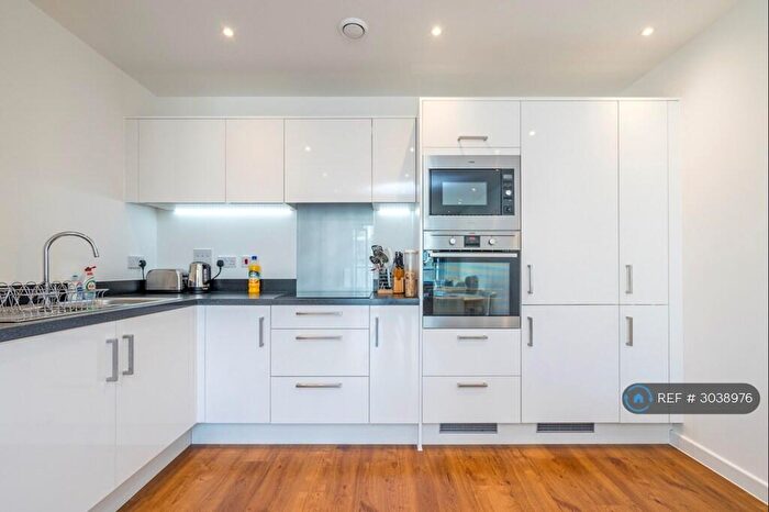 2 Bedroom Flat To Rent In Waterside Way, Tottenham Hale, N17