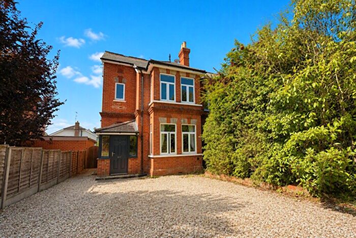 4 Bedroom Semi-Detached House For Sale In Vale Road, Ash Vale, Surrey, GU12
