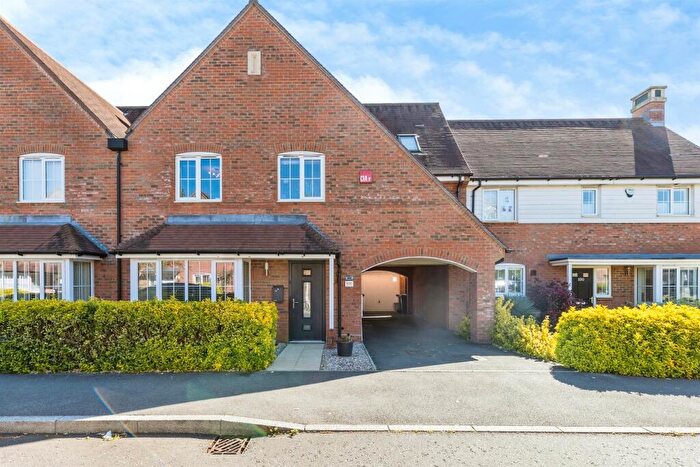 4 Bedroom Terraced House For Sale In Beeches Way, Faygate, Horsham, RH12