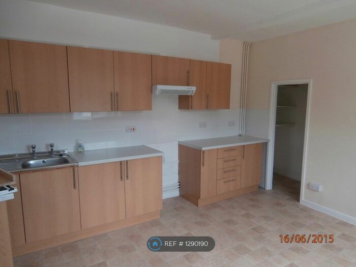 3 Bedroom Maisonette To Rent In South Street, Yeovil BA20