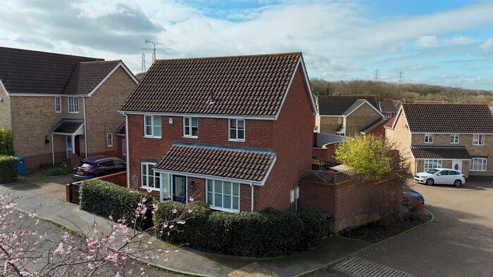 3 Bedroom Detached House To Rent In Monarch Way, Pinewood, Ipswich, IP8