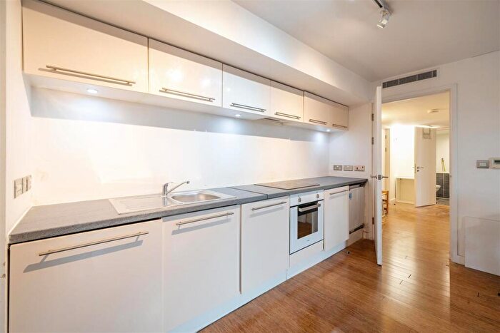 2 Bedroom Apartment To Rent In Greenhouse, Leeds, LS11