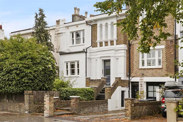 2 Bedroom Flat To Rent In Tollington Park, Finsbury Park, N4