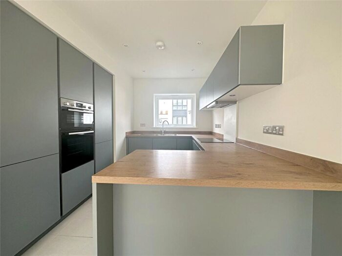 3 Bedroom End Of Terrace House To Rent In Newcourt, Exeter, EX2