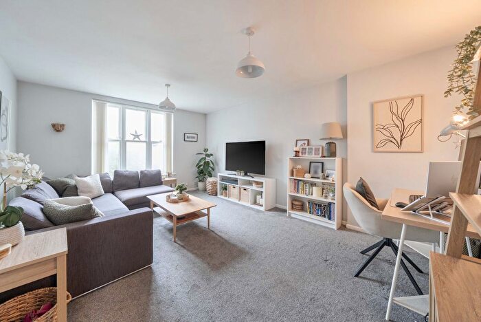 1 Bedroom Maisonette To Rent In Sherborne Court, The Mount, Guildford, GU2