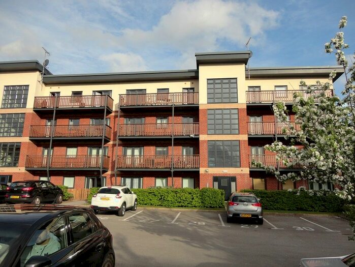 2 Bedroom Flat To Rent In Canalside, Radcliffe, M26