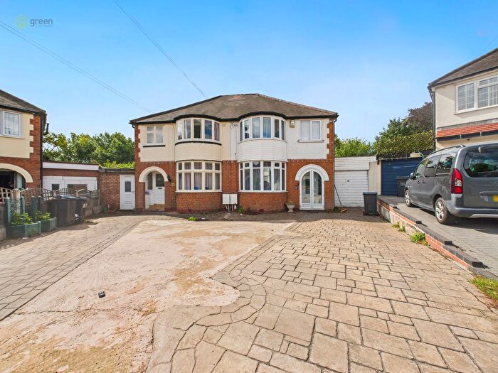 3 Bedroom Semi-Detached House For Sale In Dunvegan Road, Erdington, Birmingham, B24