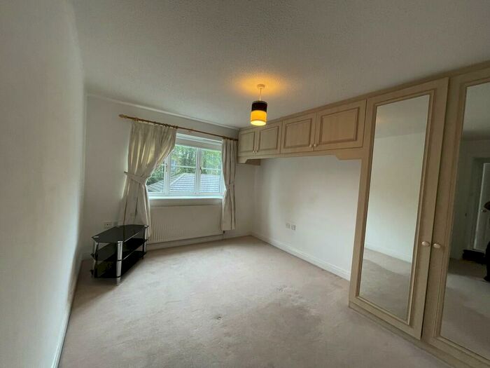 2 Bedroom Apartment To Rent In Tudor Court, Bramhall, SK7