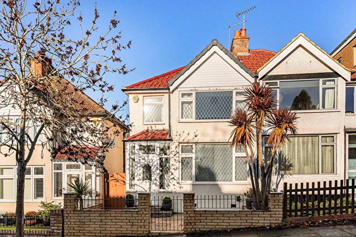 3 Bedroom Semi Detached House For Sale In Beechmount Avenue, Hanwell, W7
