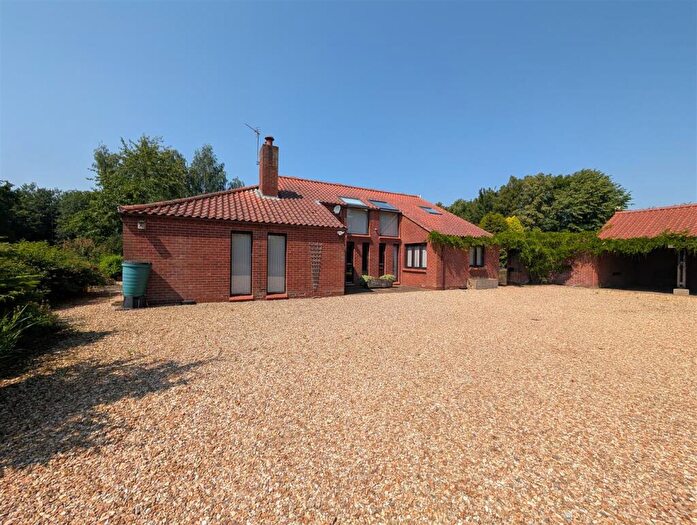 4 Bedroom Detached House For Sale In Glentham, Market Rasen, LN8