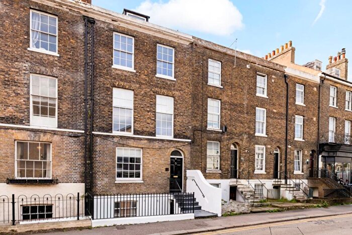 2 Bedroom Flat For Sale In High Street, Dover, CT16