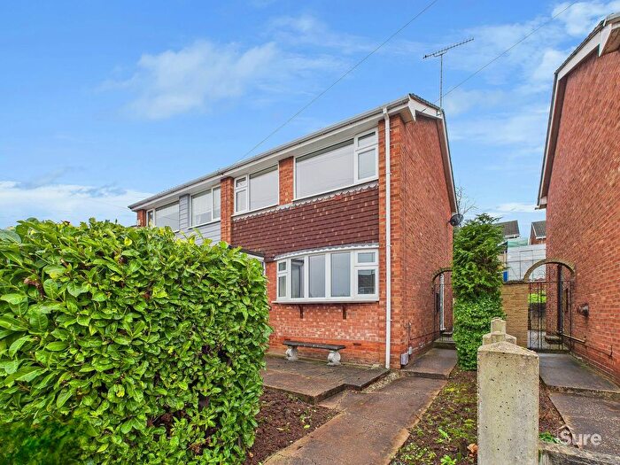 3 Bedroom Semi Detached House To Rent In Wheatlands Road, Burton-On-Trent, DE15