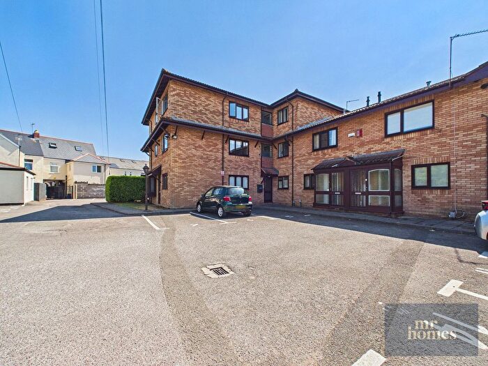 2 Bedroom Flat For Sale In Loftus Street, Canton, Cardiff, CF5