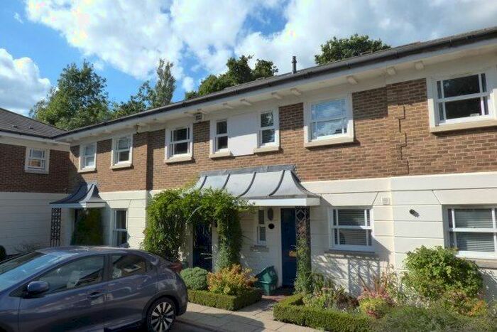 2 Bedroom Terraced House To Rent In Linden Gardens, Tunbridge Wells, TN2