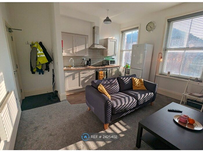 1 Bedroom Flat To Rent In School Street, Barrow-In-Furness, LA14