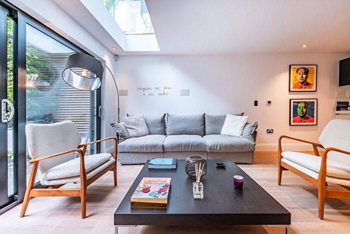 3 Bedroom Terraced House To Rent In Hugh Street, London, SW1V