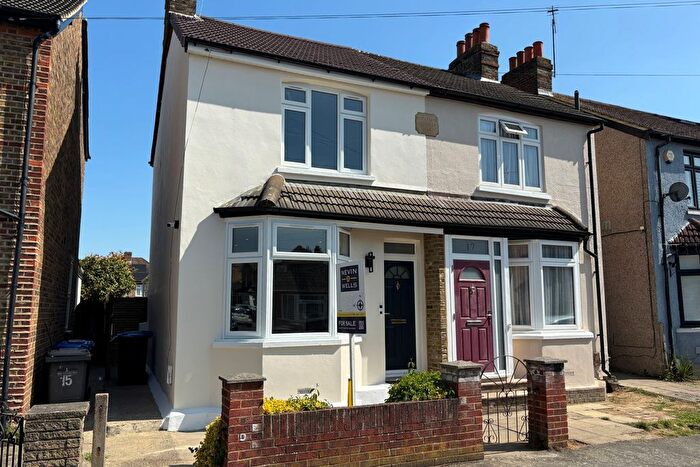 3 Bedroom Semi-Detached House To Rent In Park Avenue, Egham, Surrey, TW20